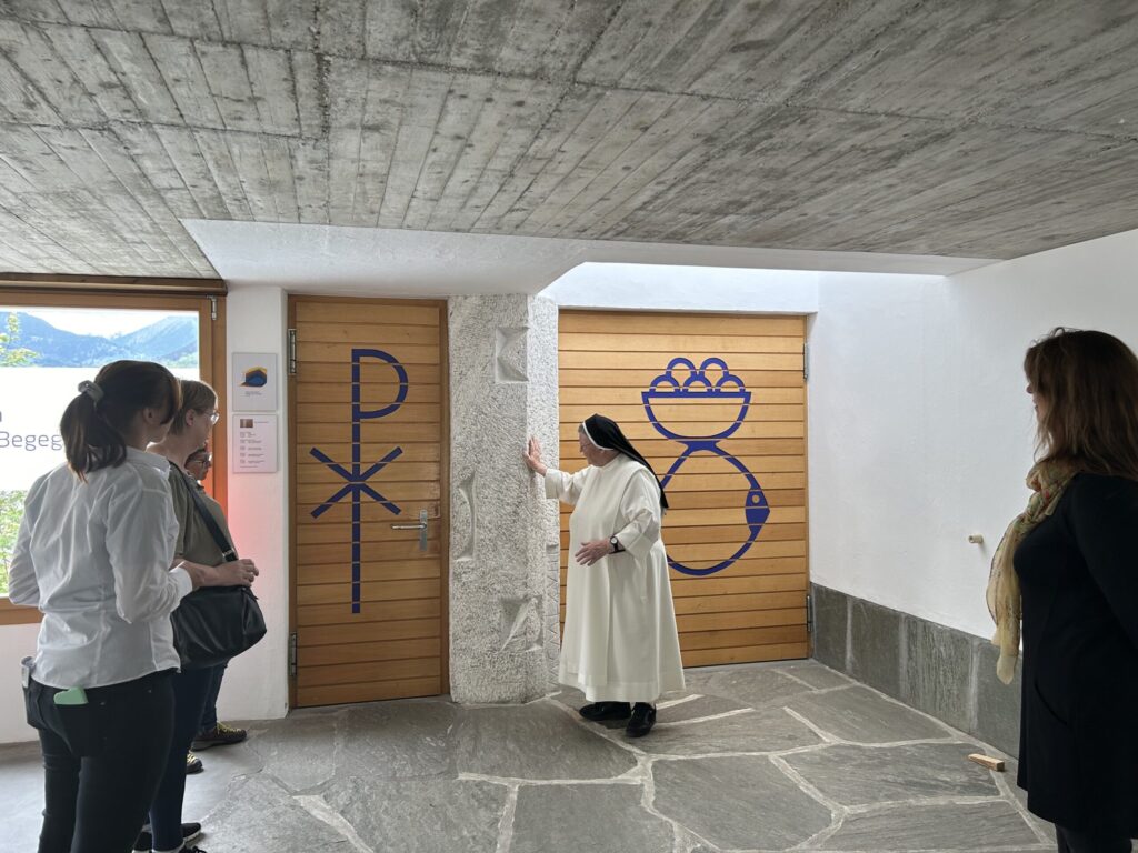 Kloster-Ilanz-Klosterfuehrung-Sr-Madlen-Buettler