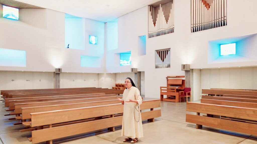 Kloster-Ilanz-Klosterkirche-Klosterfuehrung_Sr-Ingrid-Grave