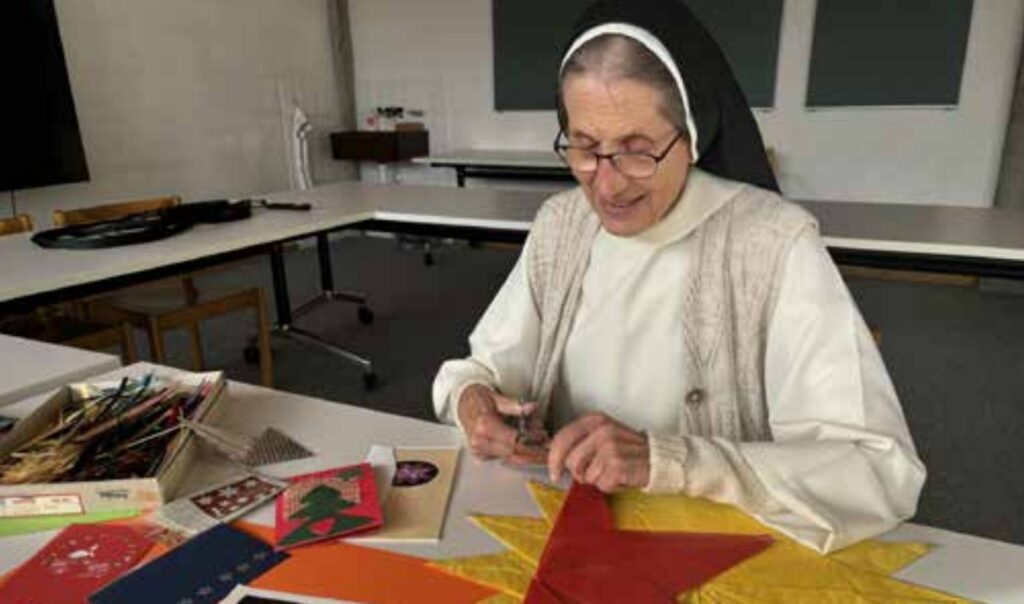 Kloster Ilanz Programm Weihnachtspost selbst gestalten Sr Ida Fassbind