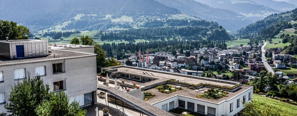 Kloster Ilanz Blick Gaestehaus Tal Berge