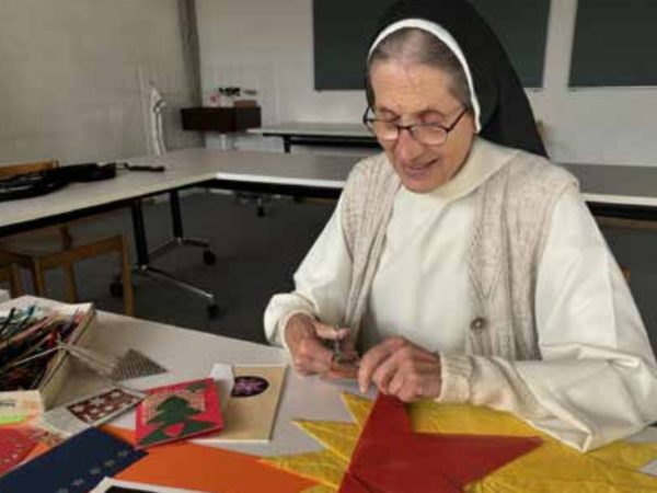Kloster Ilanz Programm Weihnachtspost selbst gestalten Sr Ida Fassbind