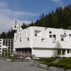 Klosterkirche Ilanz weisser Kubus